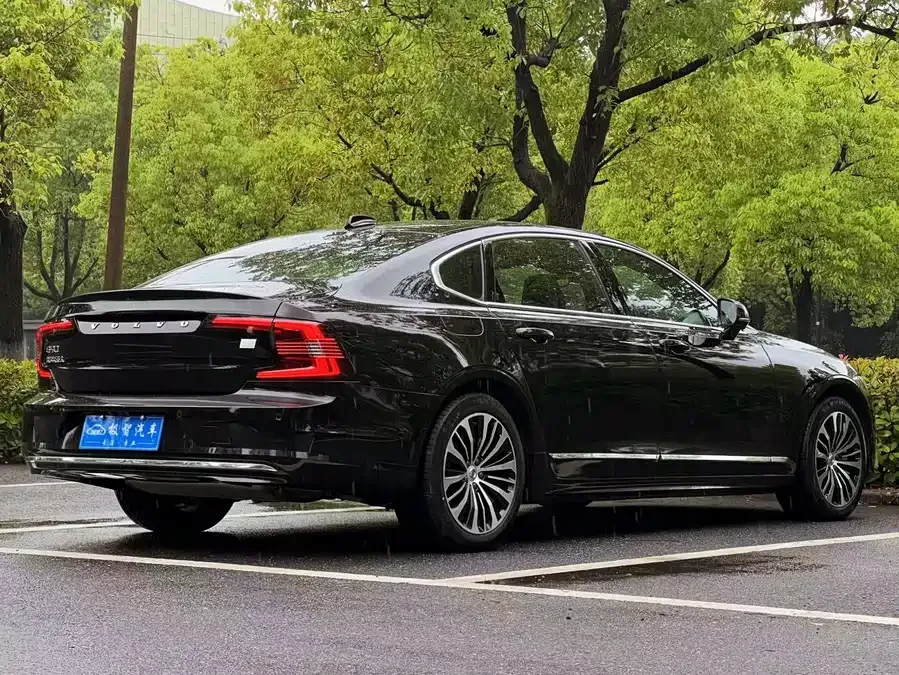 Volvo S90 plug-in hybrid 2024 plug-in hybrid four-wheel drive long-range Zhiyi luxury version 2023 — миниатюра 2