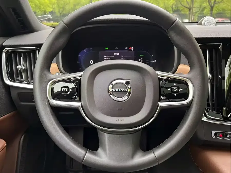 Volvo S90 plug-in hybrid 2024 plug-in hybrid four-wheel drive long-range Zhiyi luxury version 2023 — миниатюра 4