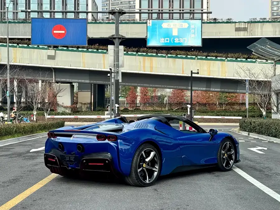Ferrari SF90 Spider SF90 2021 3.9T V8 Spider 2023 — миниатюра 3