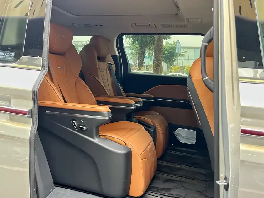 Hongqi HQ9 Hongqi HQ9 2023 2.0T Intelligent Connection Flagship Edition 2023 — миниатюра 5