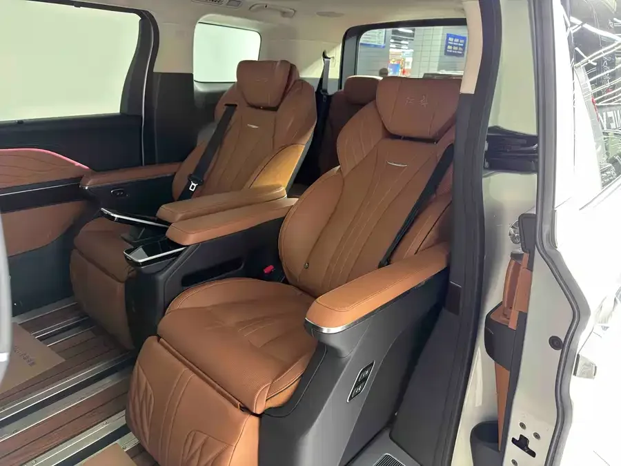 Hongqi HQ9 Hongqi HQ9 2023 2.0T Zhilian Flagship Edition 2024 — миниатюра 5