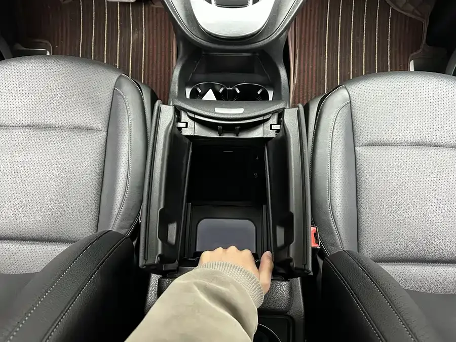 Mercedes-Benz Class V Mercedes-Benz V-Class 2022 V 260 L Long Wheelbase Luxury Edition 2022 — миниатюра 3