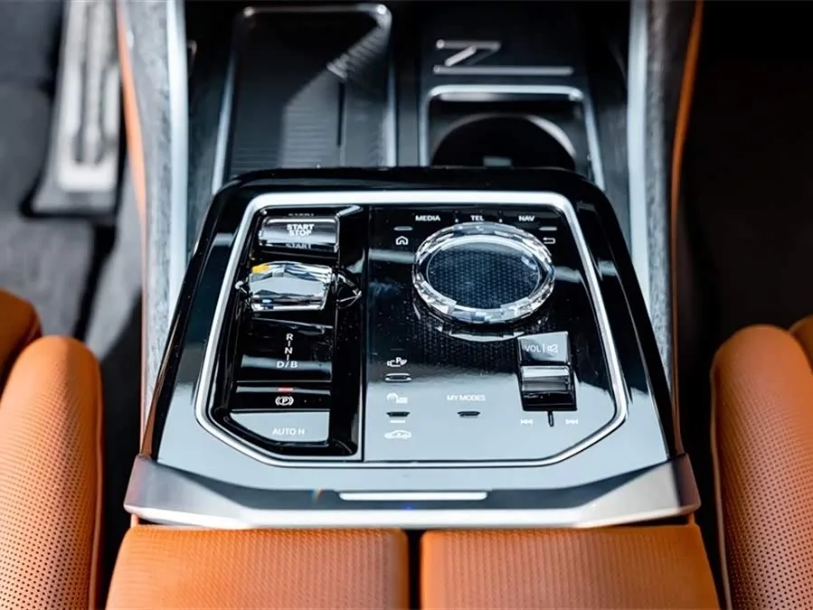 BMW i7 2023 eDrive50L Exclusive M Sports Package 2026 — миниатюра 5