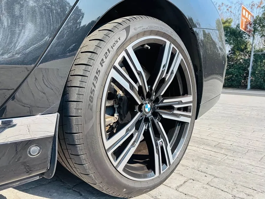 BMW i7 2023 eDrive50L Exclusive M Sports Package 2023 — миниатюра 5