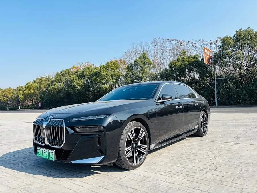 BMW i7 2023