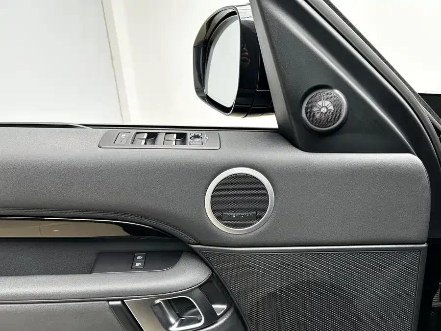 Land Rover finds Discover the 2024 360PS S 2024 — миниатюра 2