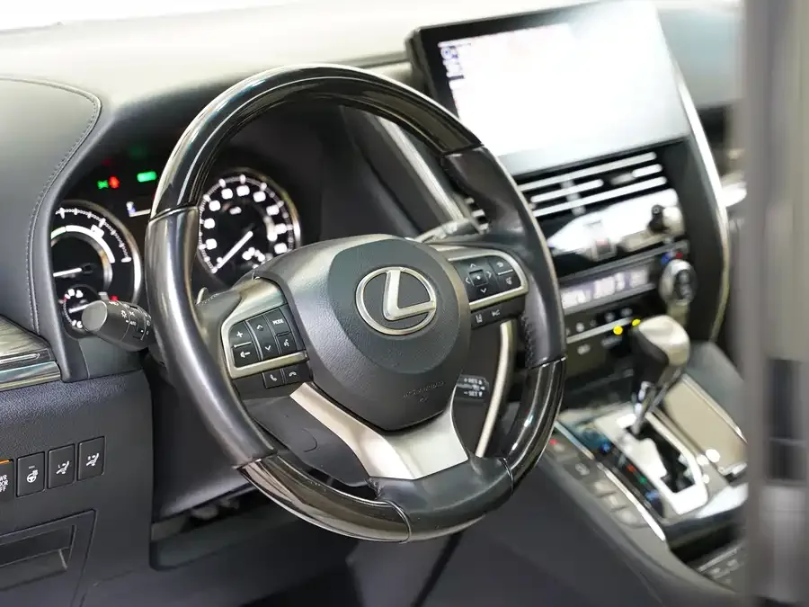 Lexus LM 2020 300h Four-seat Royal Edition 2022 — миниатюра 4
