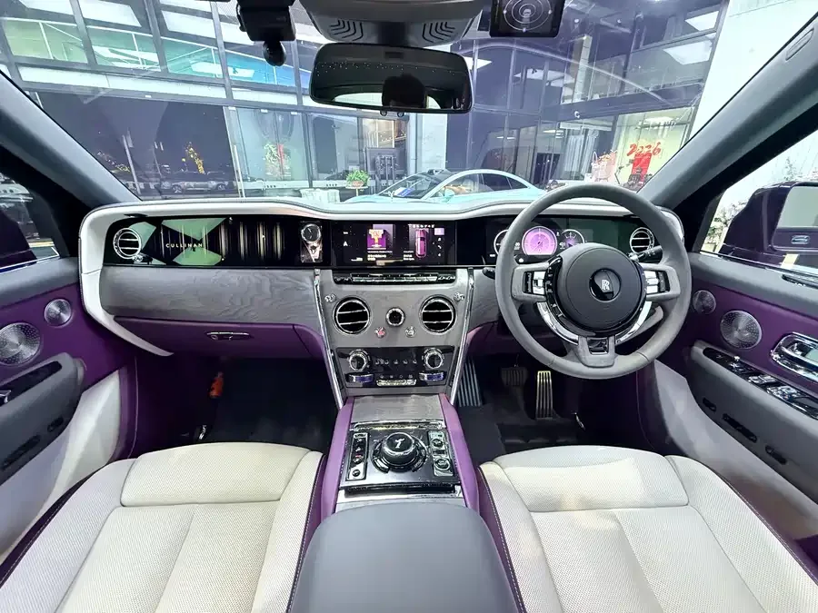 Rolls-Royce Cullinan Cullinan 2024 four-seat version 2025 — миниатюра 4