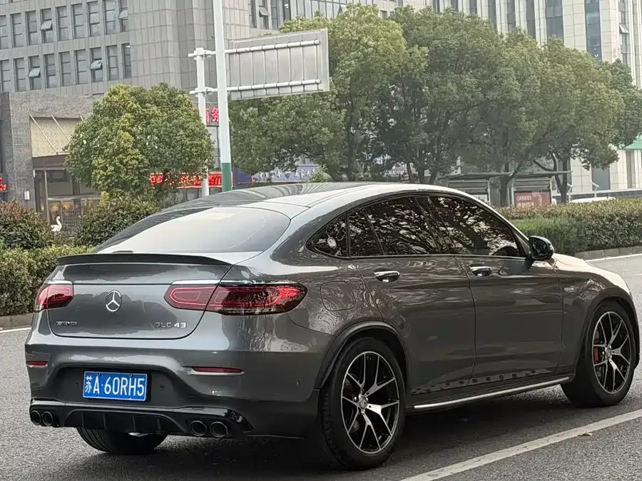 Mercedes-Benz GLC Coupe AMG Mercedes-Benz GLC Coupe AMG 2022 AMG GLC 43 4MATIC Coupe SUV 2022 — миниатюра 2