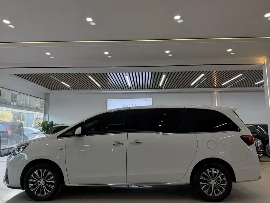 Buick GL8 2023 Land Business Class 652T Smart Luxury 2023 — миниатюра 5