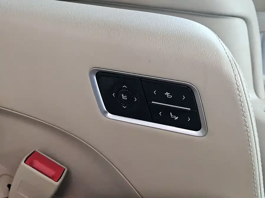 Buick GL8 2023 ES Lu Zun Smart Flagship 2023 — миниатюра 4