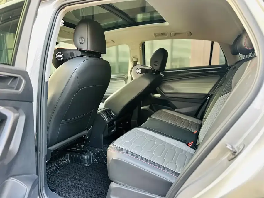 Volkswagen Tiguan X Tiguan X 2021 330TSI 2WD Flagship Edition 2022 — миниатюра 5