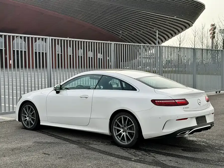 Mercedes-Benz E-Class Mercedes-Benz E-Class (Imported) 2023 E 260 Coupe 2023 — миниатюра 5