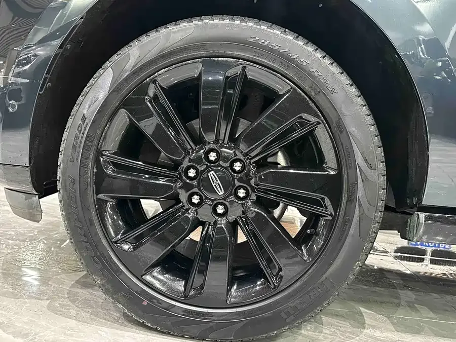 Lincoln Navigator Navigator 2022 3.5T Centennial Limited Edition 2023 — миниатюра 3