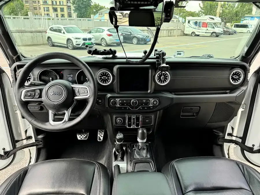 Jeep Wrangler New Energy Wrangler New Energy 2021 Four-Door 2.0T 4xe Sahara 2022 — миниатюра 4