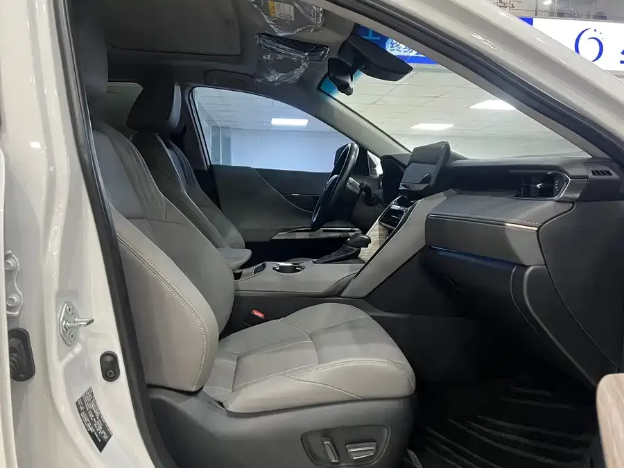 Toyota Lingfang HARRIER Lingfang Harrier 2023 Dual Engine 2.5L CVT 2WD Luxury Edition 2024 — миниатюра 3