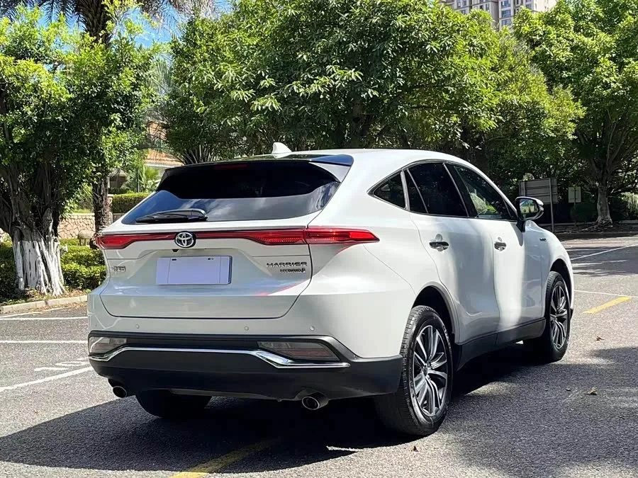 Toyota Lingfang HARRIER Lingfang Harrier 2022 Dual Engine 2.5L CVT 2WD Luxury Edition 2023 — миниатюра 3