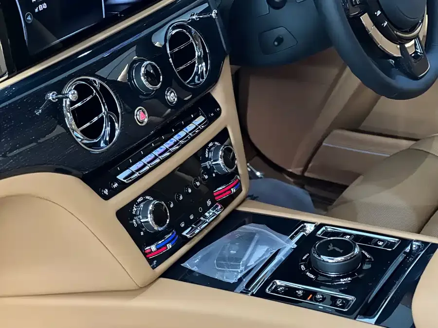 Rolls-Royce Ghost Ghost 2021 6.7T long wheelbase version 2025 — миниатюра 4