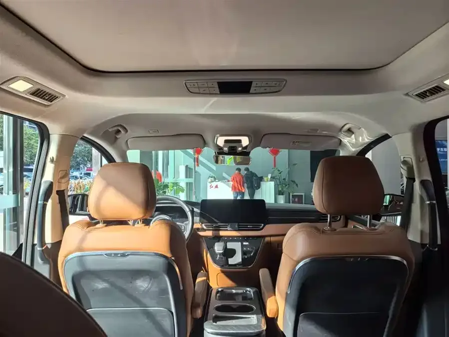 Hongqi HQ9 PHEV Hongqi HQ9 PHEV 2024 2.0T 4WD Business Edition 2024 — миниатюра 2