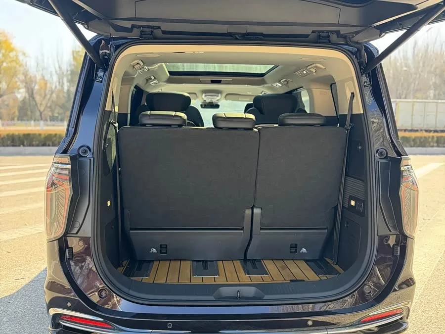 Hongqi HQ9 Hongqi HQ9 2023 2.0T Intelligent Connection Flagship Edition 2023 — миниатюра 4