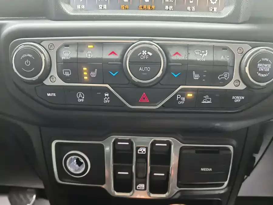 Jeep Gladiator Gladiator 2022 3.6L advance version 2024 — миниатюра 4