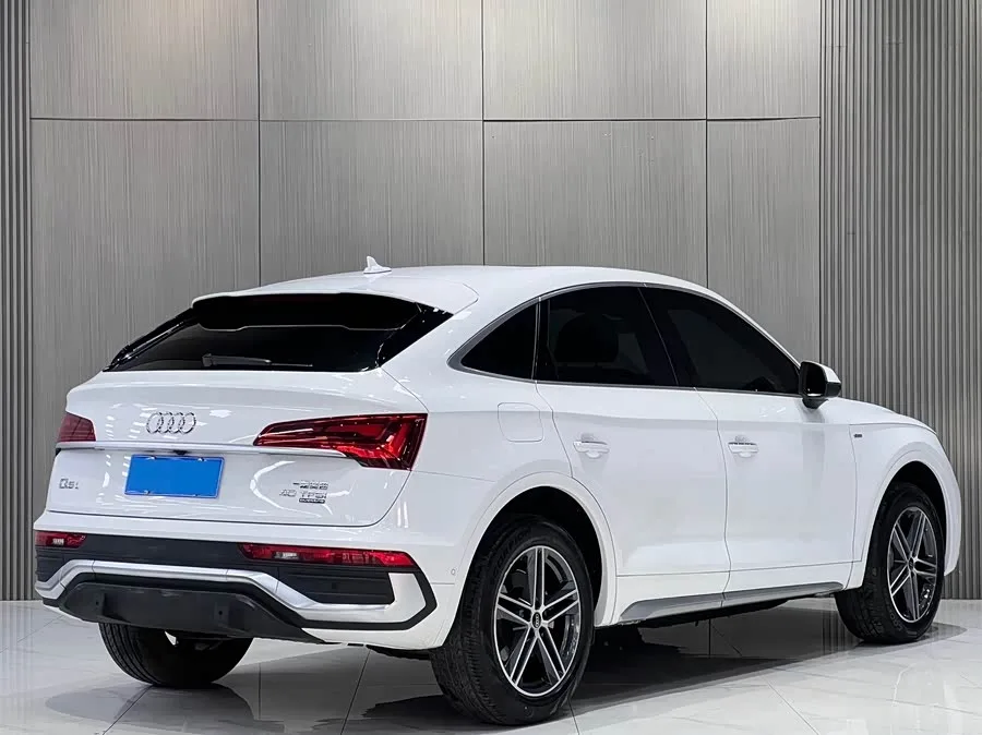 Audi Q5L Sportback 2022 40 TFSI Fashion Edition 2023 — миниатюра 2