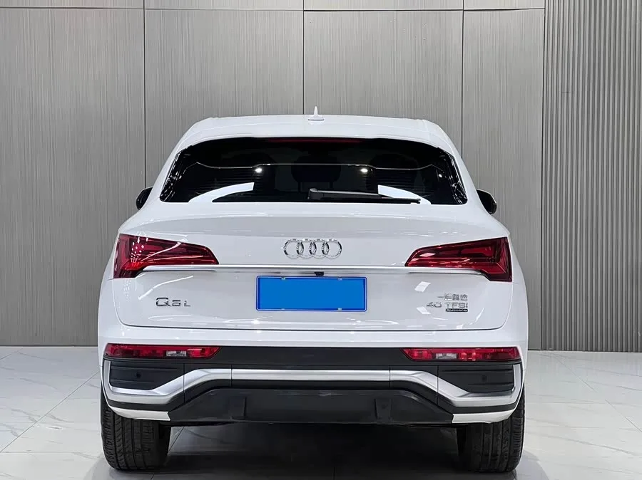 Audi Q5L Sportback 2022 40 TFSI Fashion Edition 2023 — миниатюра 4