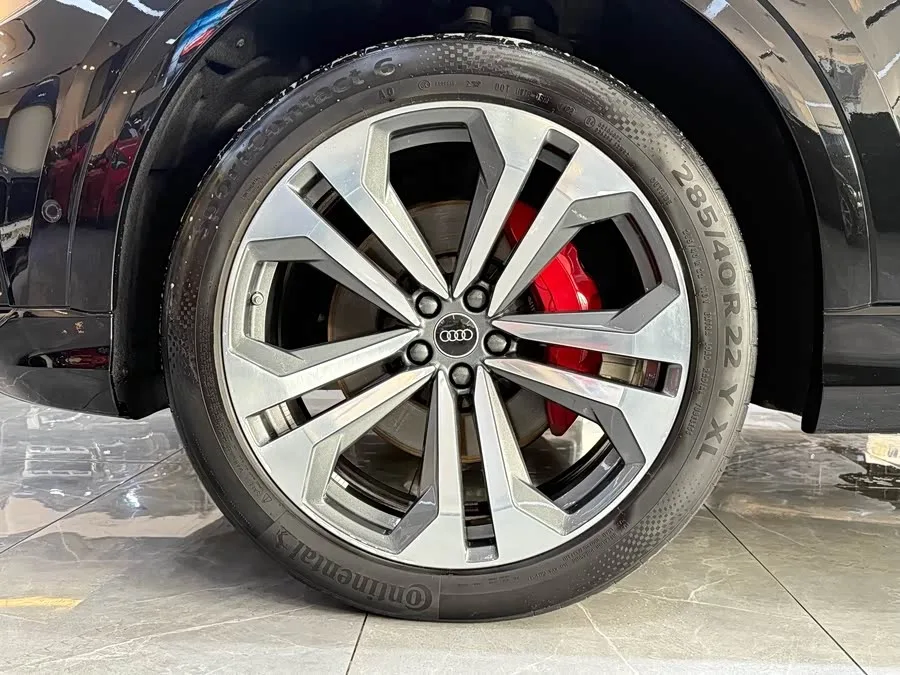 Audi Q8 2022 55 TFSI exclusive dynamic model 2023 — миниатюра 5