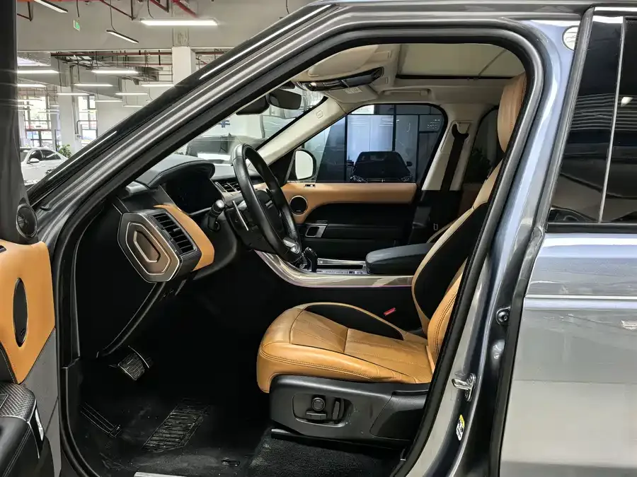 Land Rover Range Rover Sport Range Rover Sport 2022 3.0 L6 Black Edition 2022 — миниатюра 4