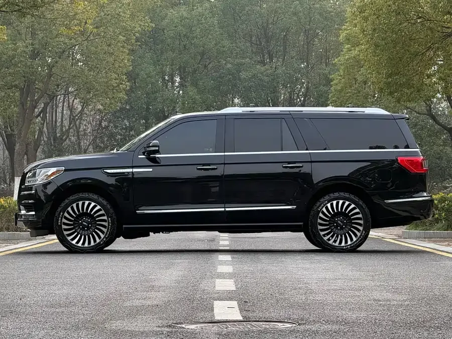 Lincoln Navigator Navigator 2022 3.5T Long Axis Presidential Edition 2022 — миниатюра 4