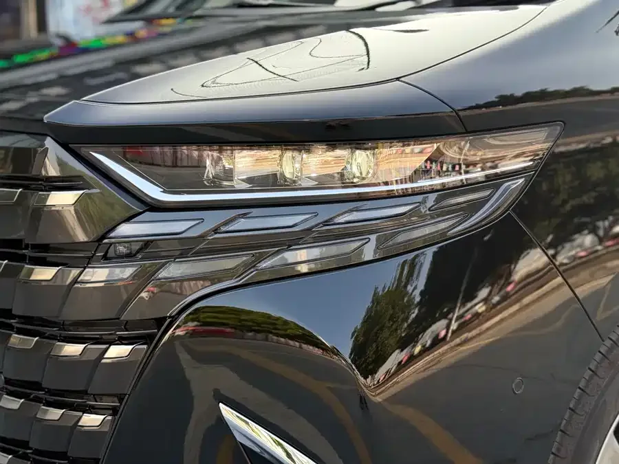Toyota Alphard Alphard 2025 Hybrid 2.5L Gold Edition 2025 — миниатюра 5