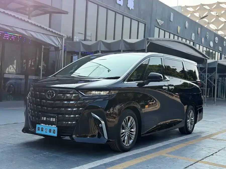 Toyota Alphard Alphard 2025 Hybrid 2.5L Gold Edition 2025 — фото 1, купить с доставкой в Москву