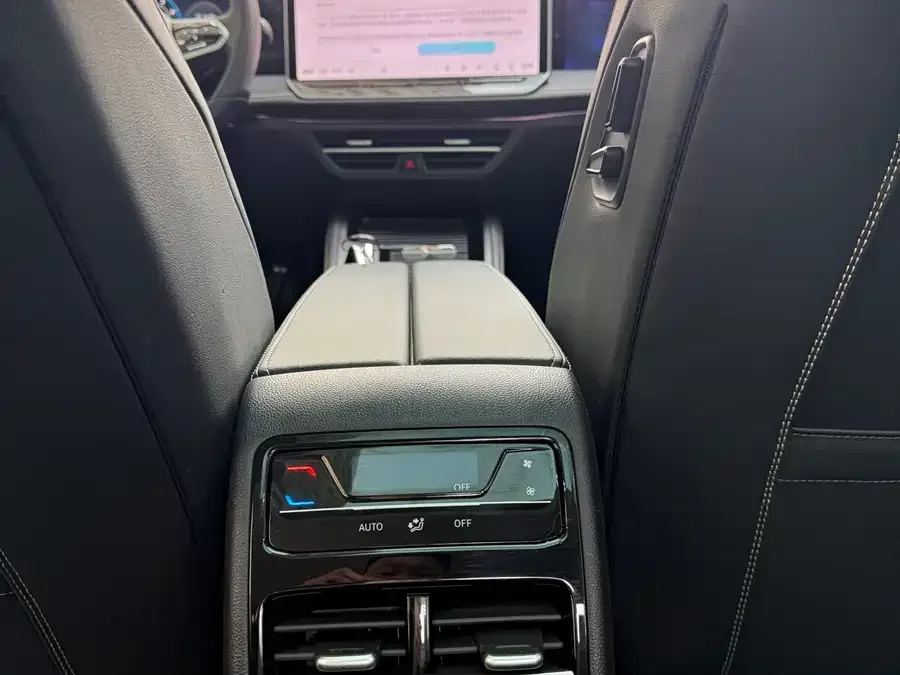 Volkswagen Magotan Magotan 2024 380TSI DSG Premium Edition Big Magotan Package 2025 — миниатюра 3