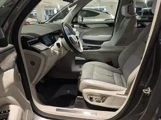 Volvo EM90 2025 Ultra six-seater 2024 — миниатюра 4
