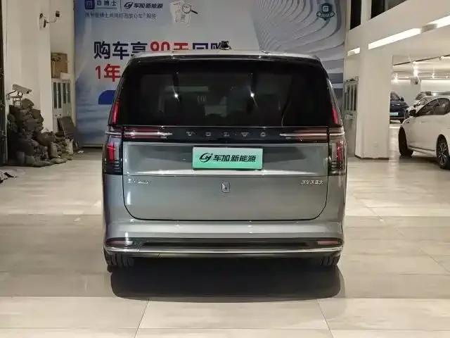 Volvo EM90 2025 Ultra six-seater 2024 — миниатюра 5