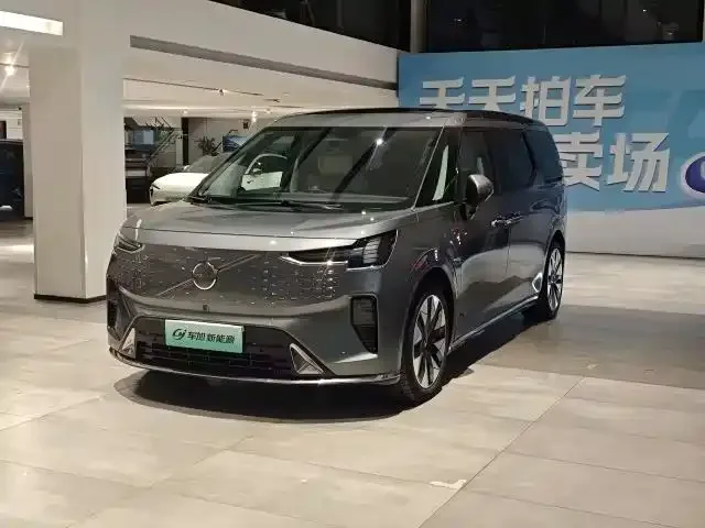 Volvo EM90 2024