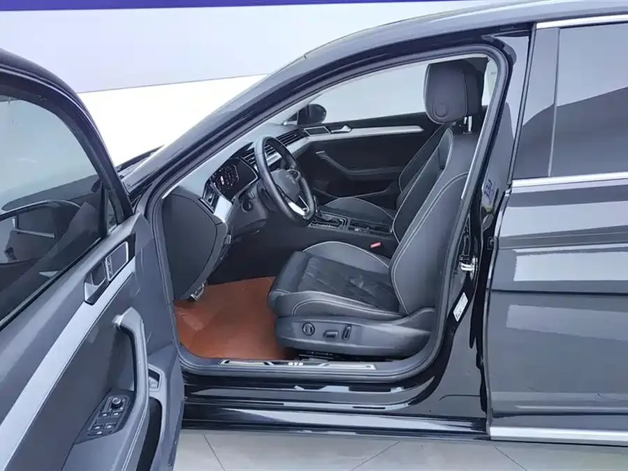 Volkswagen Magotan GTE plug-in hybrid Magotan GTE plug-in hybrid 2022 GTE luxury model 2023 — миниатюра 3