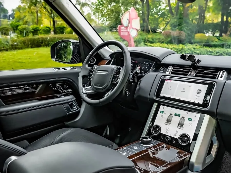 Land Rover Range Rover Range Rover 2022 3.0 L6 400PS Legendary Extended Classic Edition 2022 — миниатюра 2