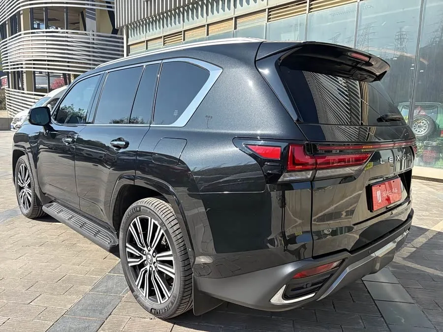 Lexus LX 2025 700h Territory Edition 2025 — миниатюра 2