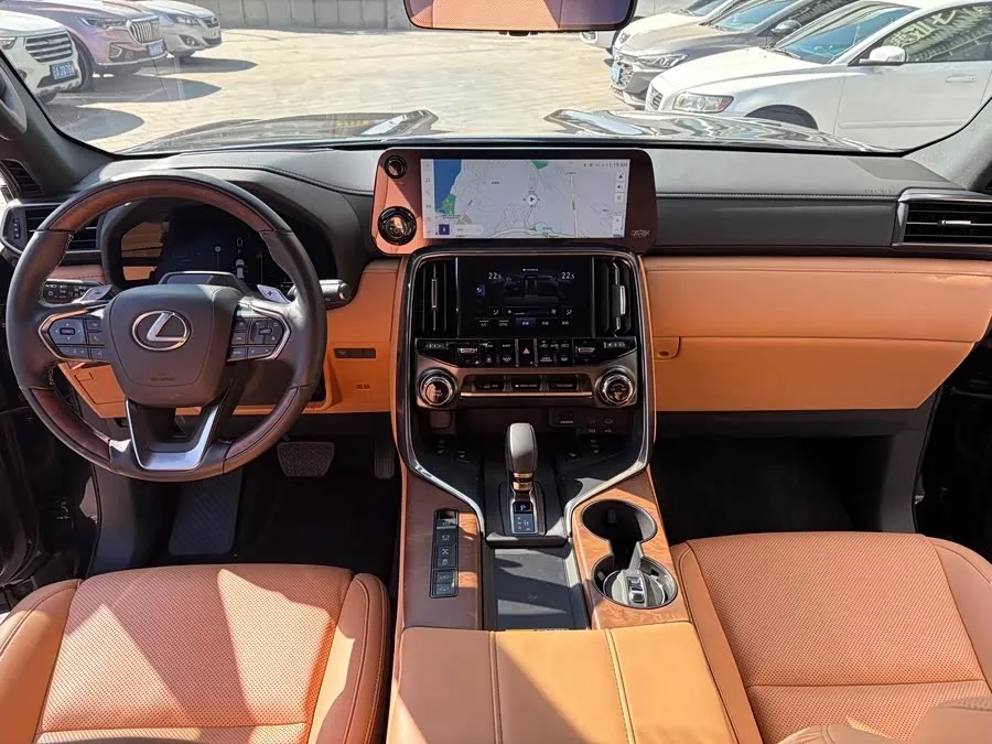 Lexus LX 2025 700h Territory Edition 2025 — миниатюра 3