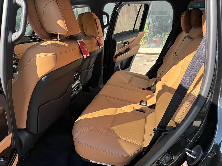 Lexus LX 2025 700h Territory Edition 2025 — миниатюра 4