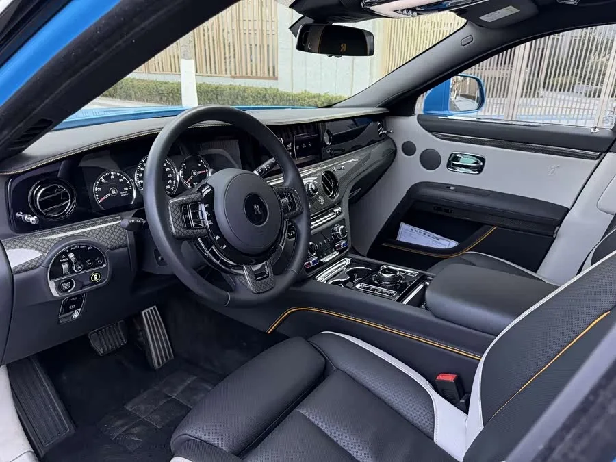 Rolls-Royce Ghost Ghost 2022 6.7T Black Badge 2023 — миниатюра 2