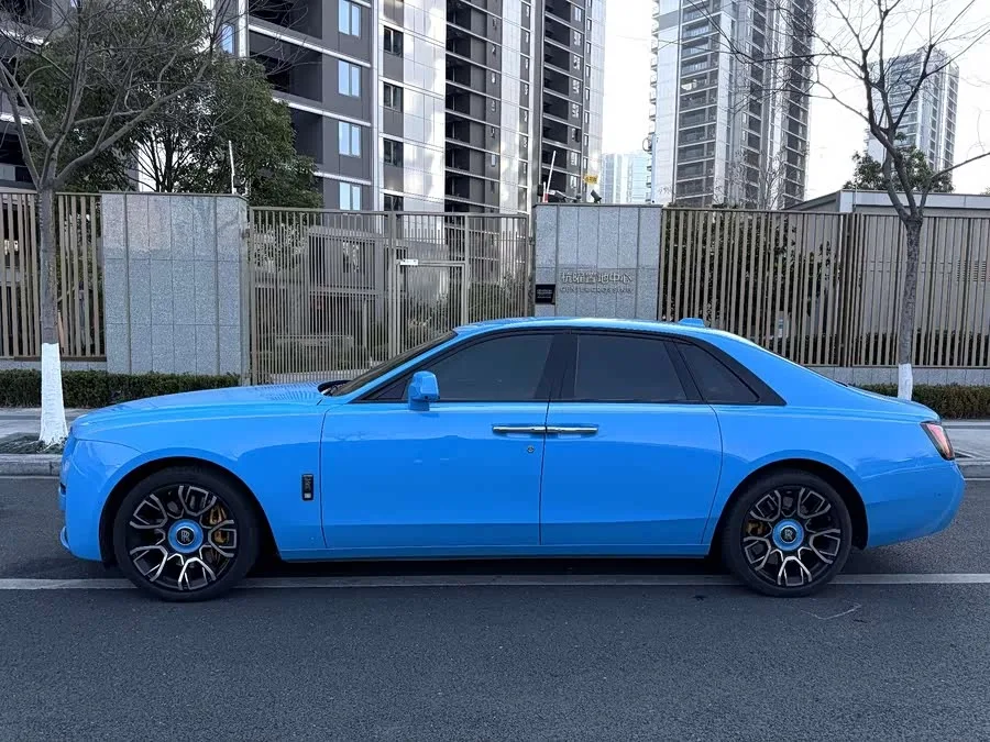 Rolls-Royce Ghost Ghost 2022 6.7T Black Badge 2023 — миниатюра 3