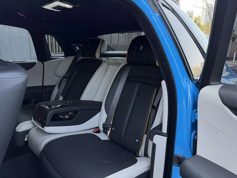 Rolls-Royce Ghost Ghost 2022 6.7T Black Badge 2023 — миниатюра 4