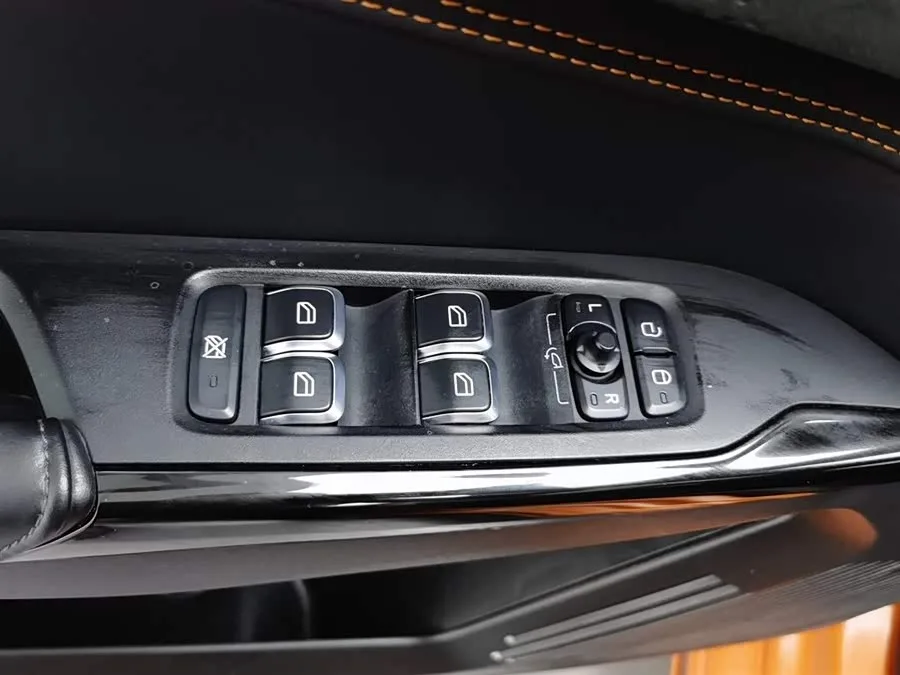 Lynk & Co 02 Hatchback Lynk & Co 02 Hatchback 2021 2.0TD Halo 2022 — миниатюра 3