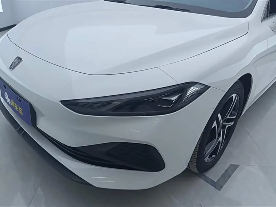 Roewe D7 Roewe D7 2023 DMH 125km Excellence Edition 2025 — миниатюра 2