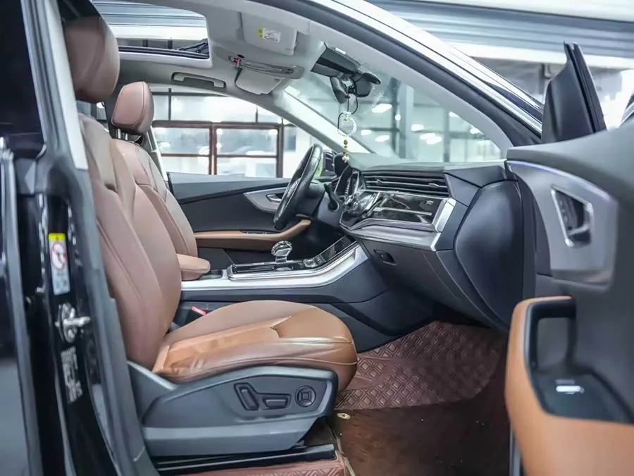 Audi Q8 2021 55 TFSI Premium Dynamic Model 2023 — миниатюра 3