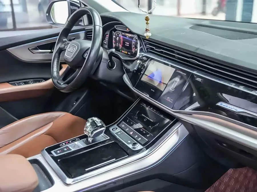 Audi Q8 2021 55 TFSI Premium Dynamic Model 2023 — миниатюра 5