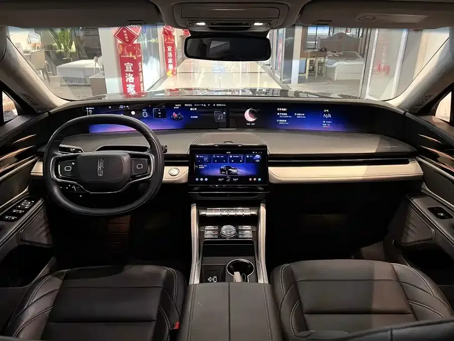 Lincoln Navigator Navigator 2025 2.0T 4WD Premium Edition 2024 — миниатюра 2