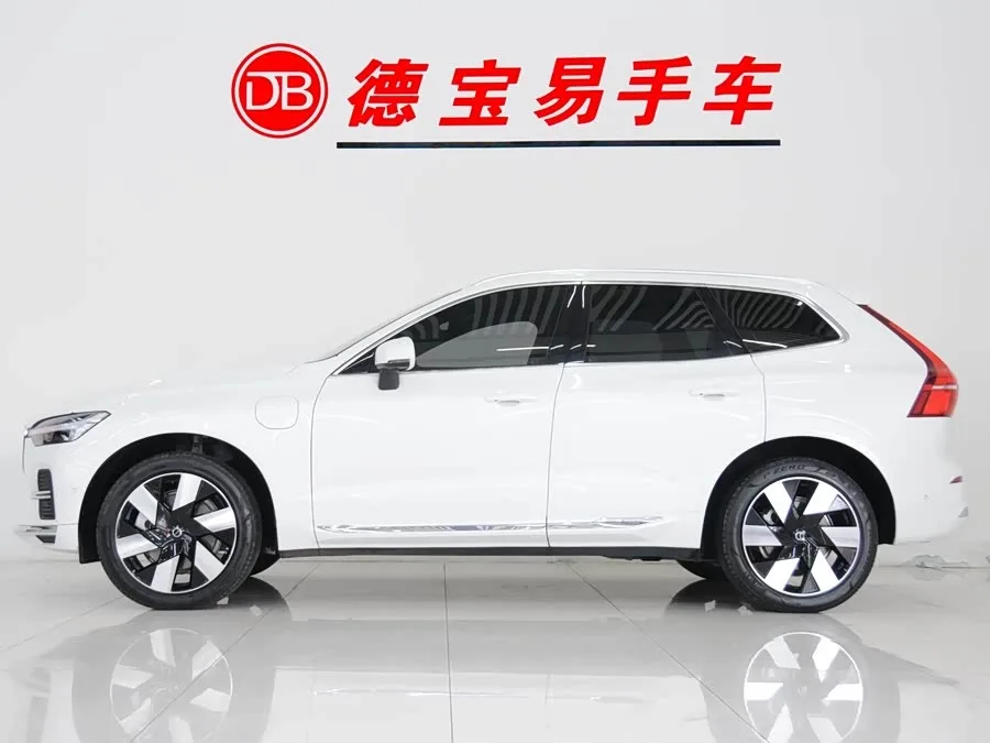 Volvo XC60 Plug-in Hybrid 2024 T8 Plug-in Hybrid Long-range Four-wheel Drive Zhiyuan Luxury Edition 2024 — миниатюра 2